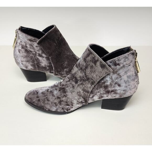 Qupid Women's Velvet Mauve Booties Size US 6 - Picture 7 of 9